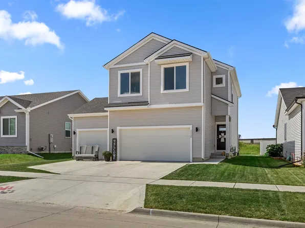 2226 Chan Dr, Adel, IA 50003