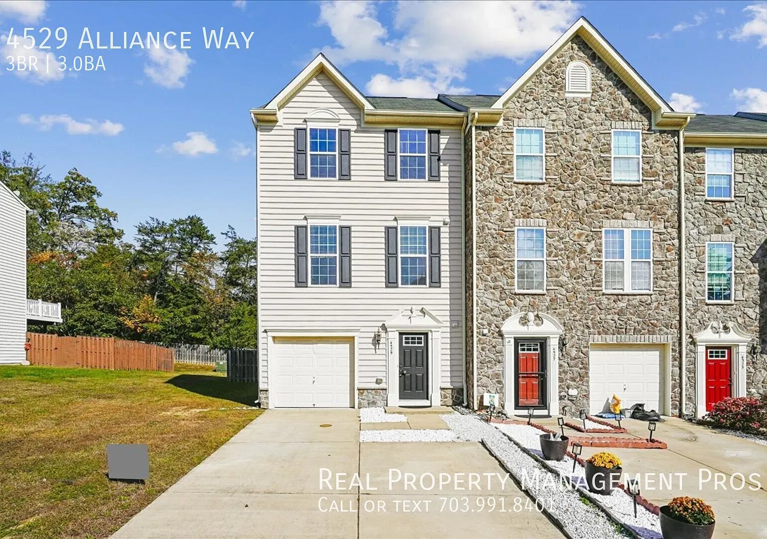 3 Bed Townhome with Garage and Fenced Yard! — Photo 1
