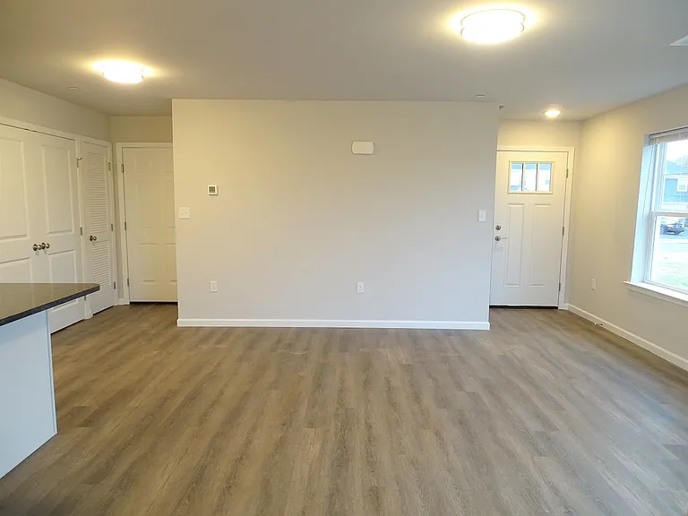 14 Cobblestone Ct — Photo 2