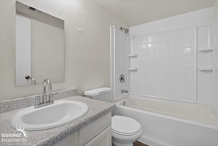 2209 W Belmont Ave #6 — Photo 14