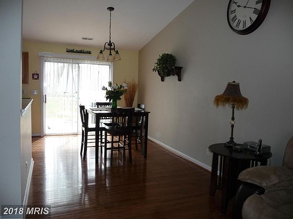 5th image of 811 Dixon Dr