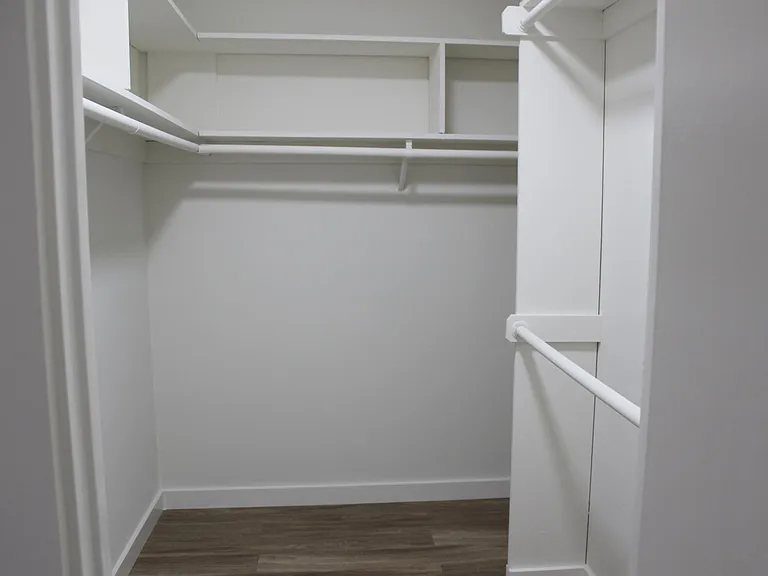 Kiowa Apartments — Photo 11