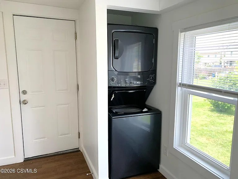 1004 W Market St — Photo 10