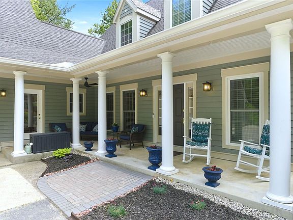 2nd image of 1752 Quarry Creek Ln