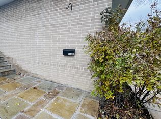 208 Wellington St E #BASEMENT, Barrie, ON L4M 2E1