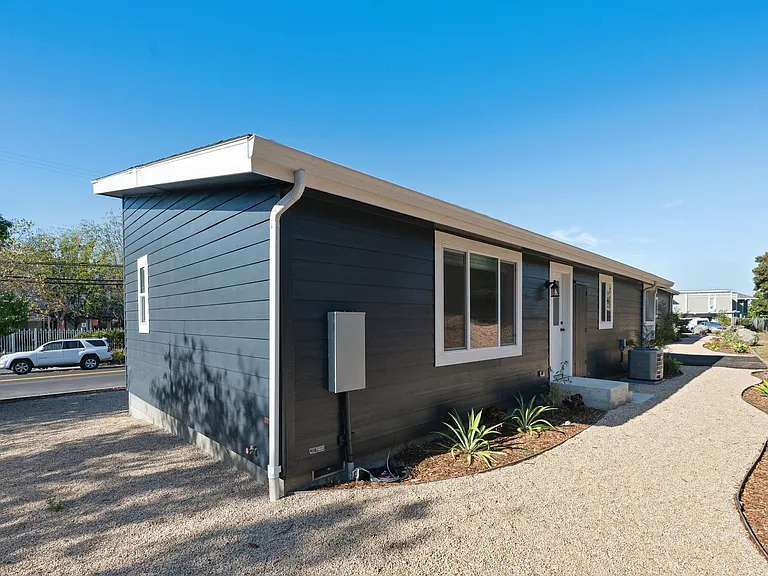 5491A Paradise Dr — Photo 12