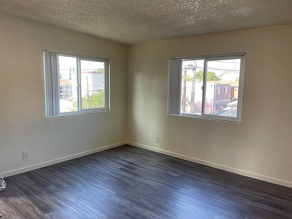 5th image of 3206 Highland Ave #B