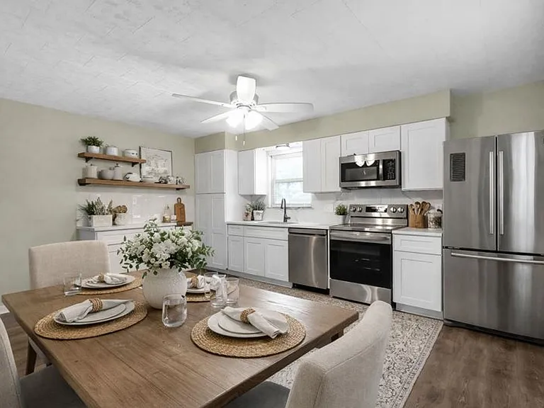272 Collingwood Ave — Photo 3