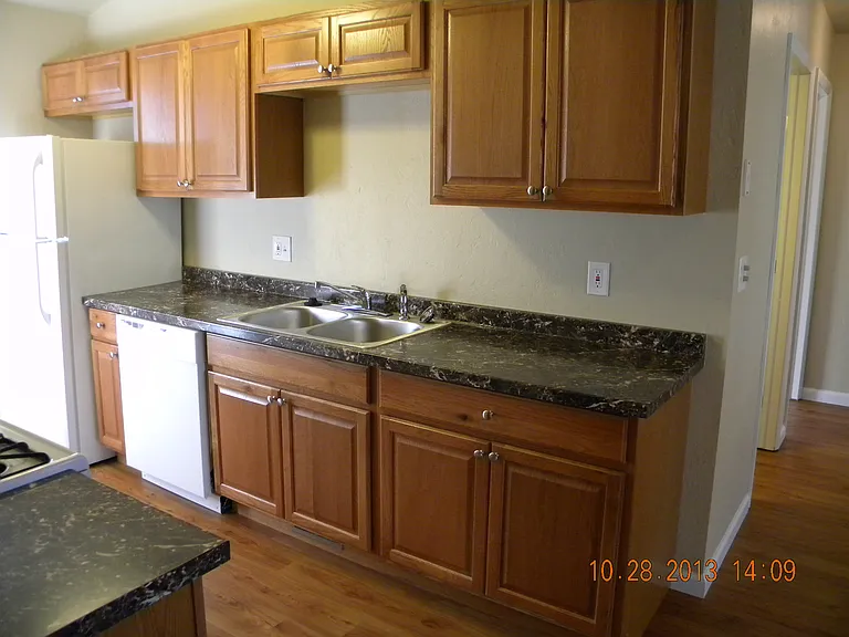301 S Maple Ave — Photo 10