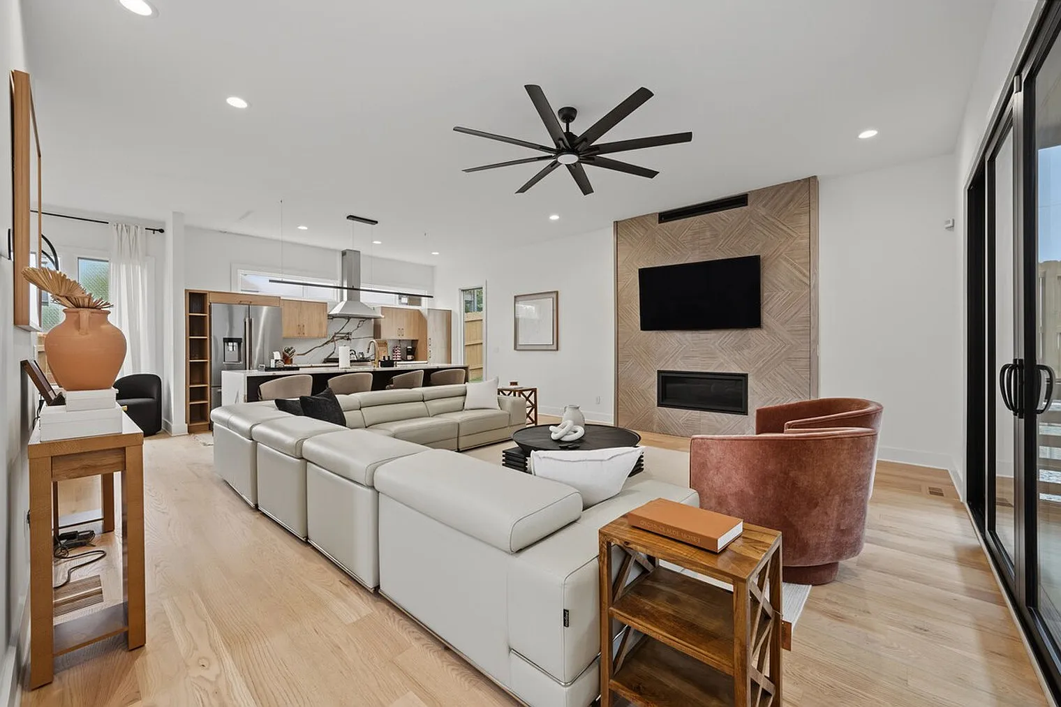 5 bed, 4.5 bath, $19,655 — Photo 3