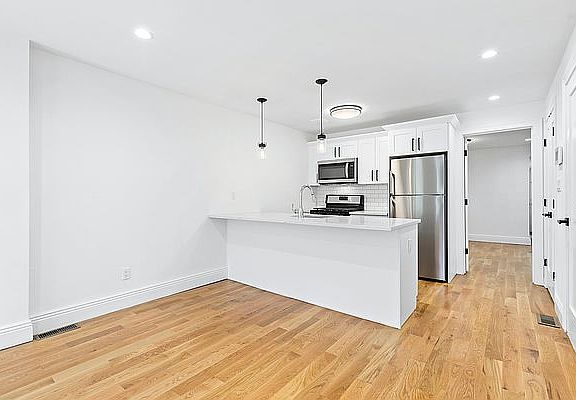 2nd image of 241 Lexington Ave #1