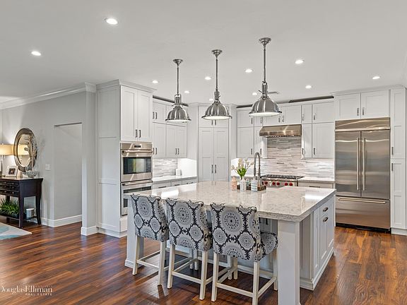 5th image of 4150 Saint Andrews Dr