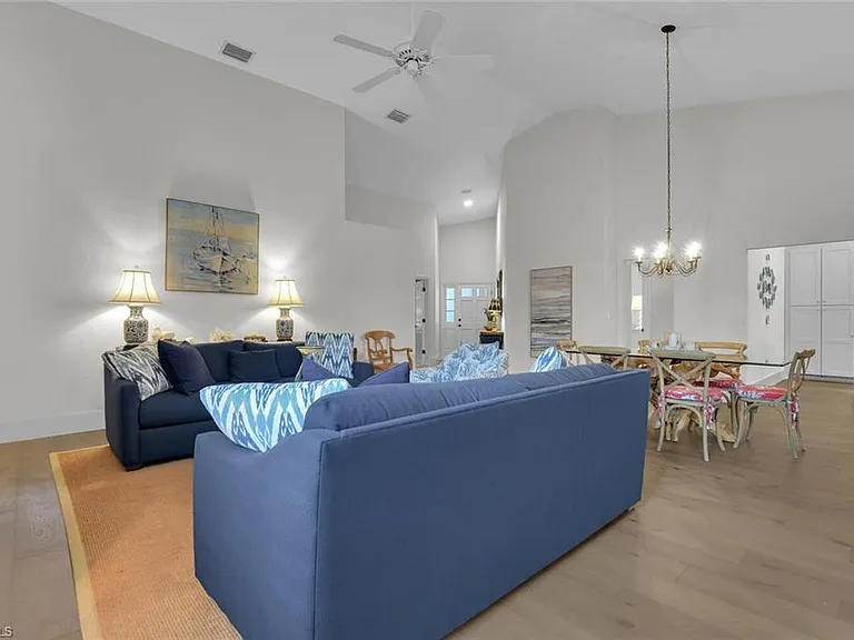 2124 Paget Cir #1 — Photo 8