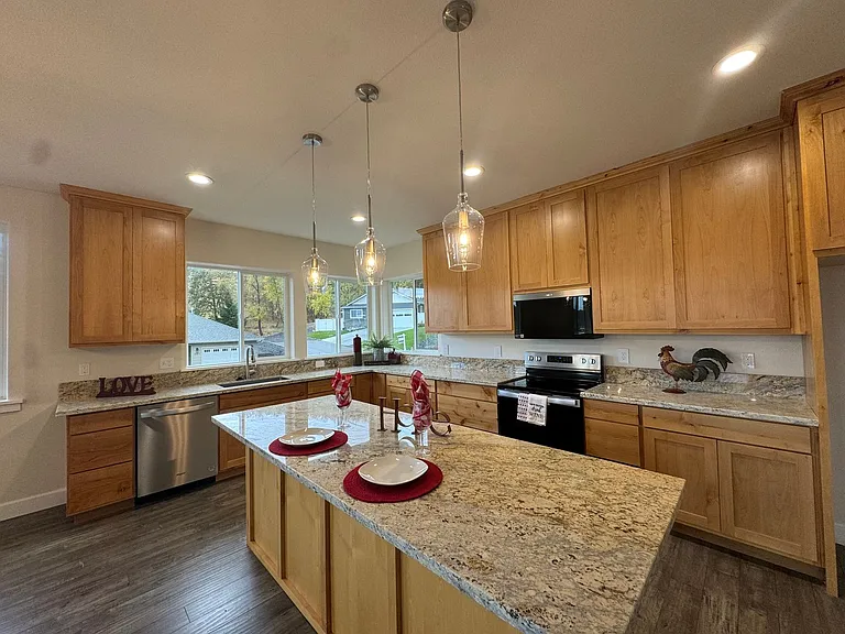 1811 NE Alameda Ave — Photo 12