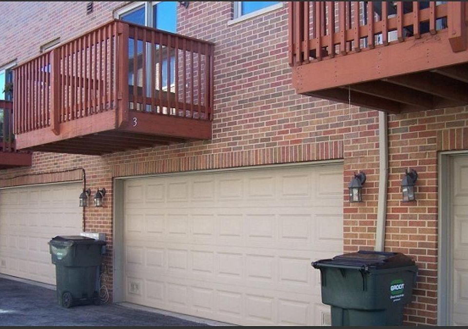 2nd image of 6816 W 65th St APT 3