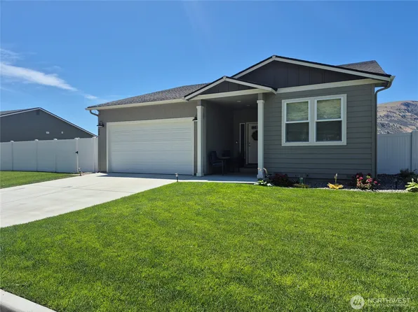 420 Hammond Lane, Rock Island, WA 98850