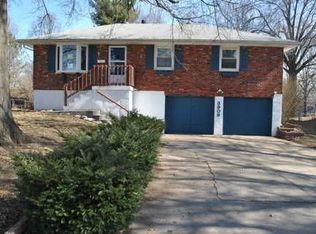 3909 S Bedford Ave, Independence, MO 64055