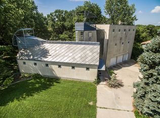 1629 Hillcrest Rd, Lawrence, KS 66044