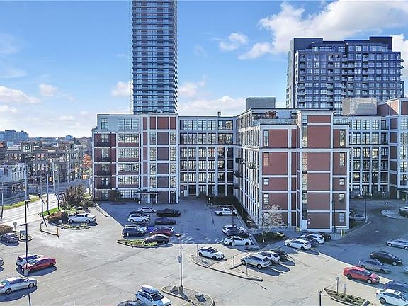 2nd image of 404 King St W #109