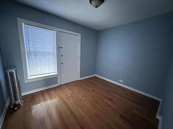 5th image of 5670 N Ridge Ave #1E