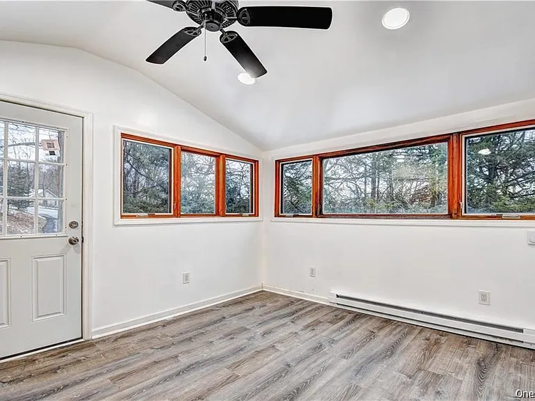 19 Lake Ave — Photo 16