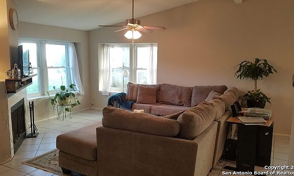 3rd image of 6938 Sunshine Tree Dr