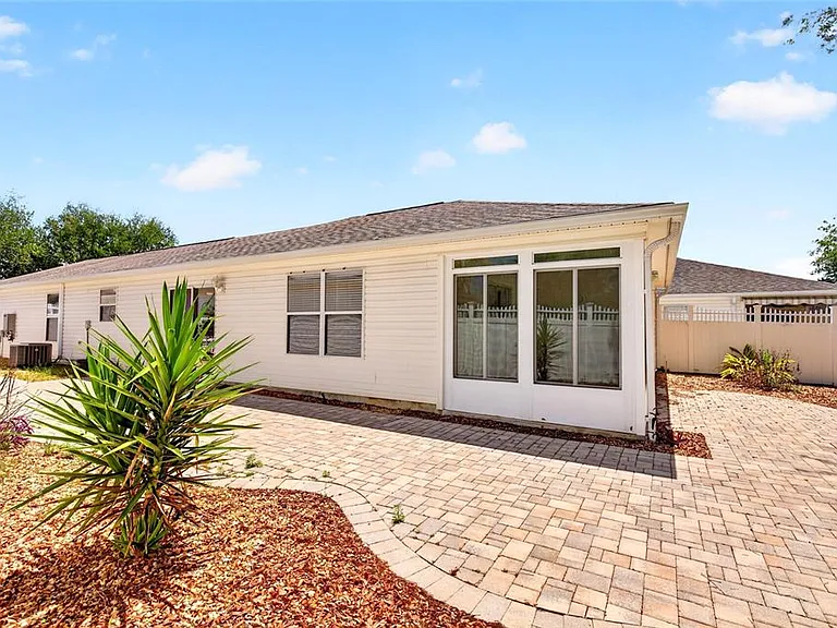 430 Calvert Ter — Photo 12