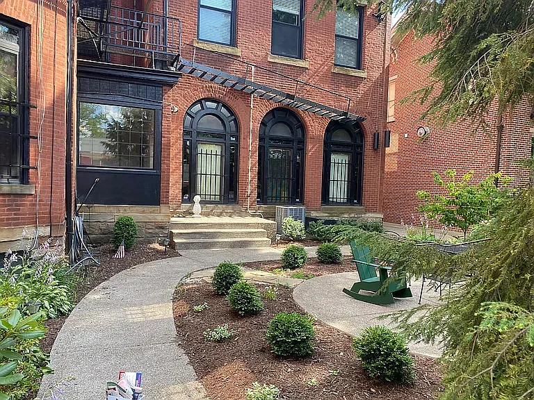 2 bed, 1600 sqft, $2,150 — Photo 2