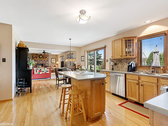 5th image of 8612 Dogwood Ct