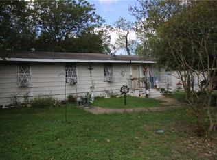 901 Washburn St, Taylor, TX 76574