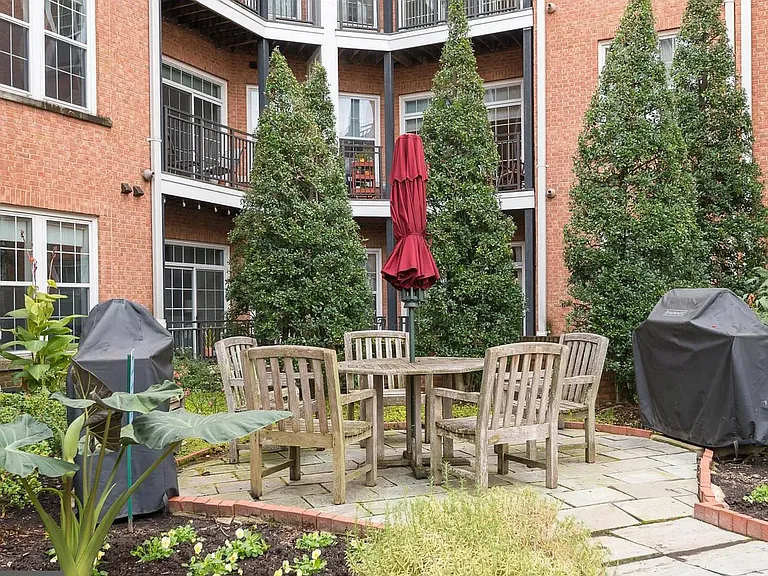 1451 Belmont St NW #402 — Photo 7