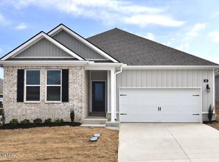 40 Clarendon Dr, Jackson, TN 38305