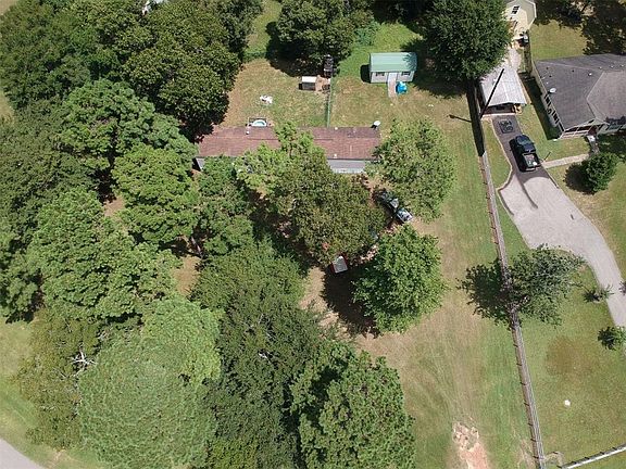3rd image of 24530 Bentwood Dr
