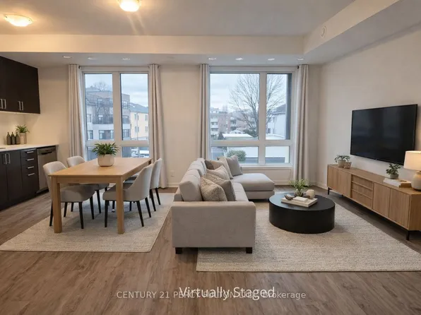 10 Marquette Ave #7, Toronto, ON M6A 1X8