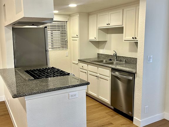 4th image of 1721 Coronado Ave APT 201