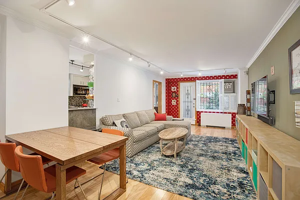 Sold by Compass | media 1