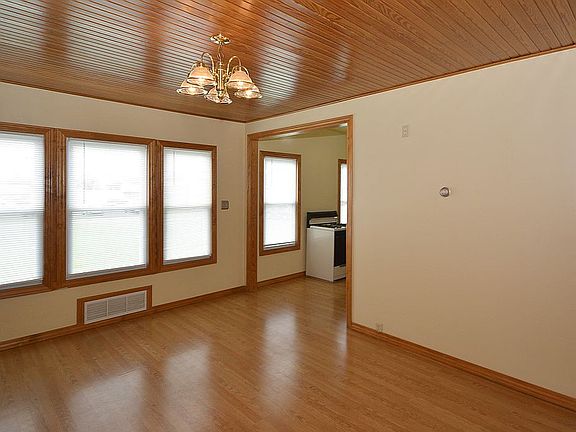 4th image of 407 E Michigan Ave #2