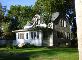 329 1st Ave SE, Blooming Prairie, MN 55917