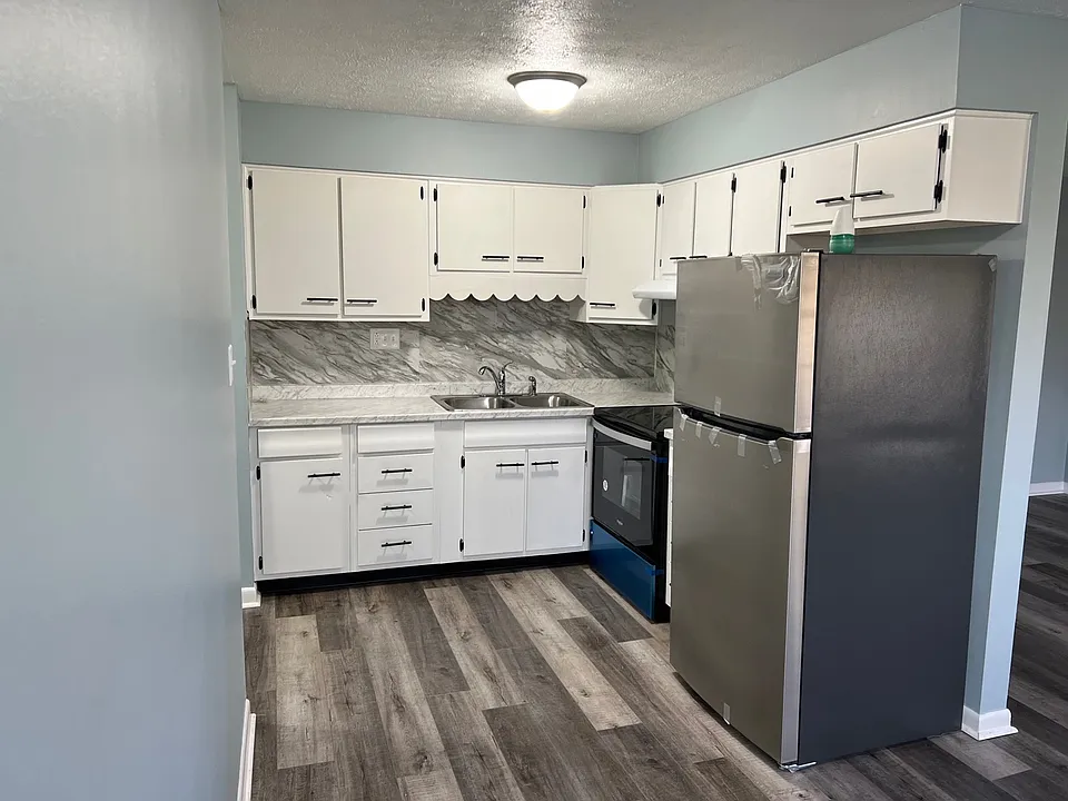 126 N 10th St #9