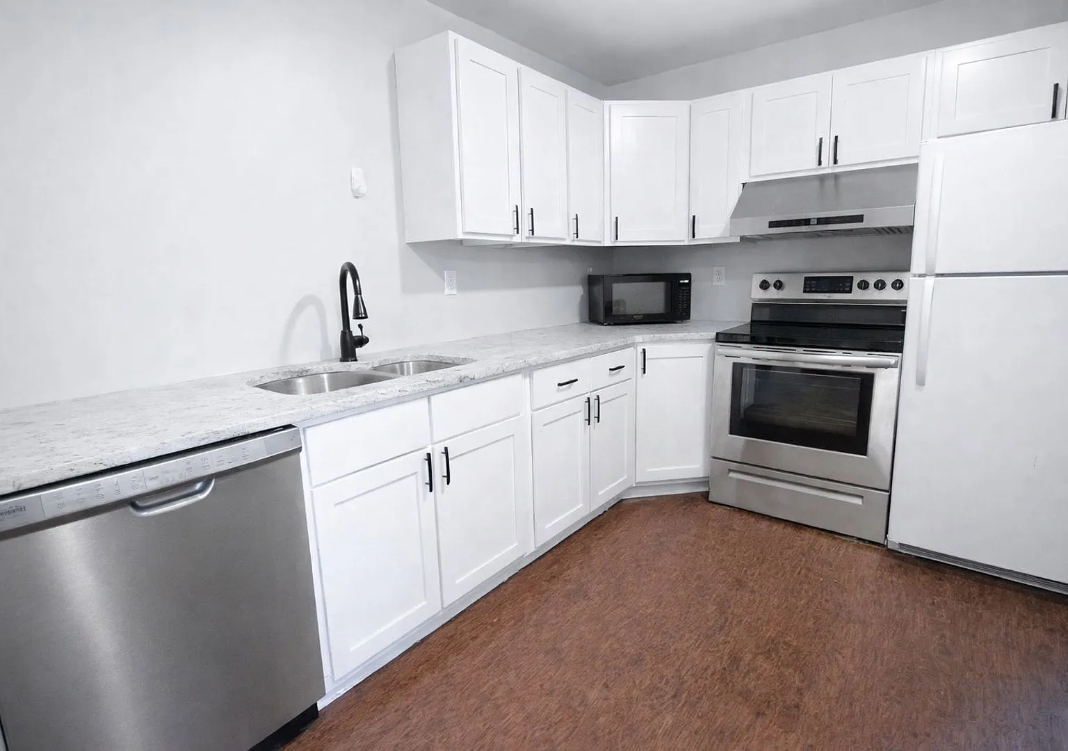 217 Columbia St (985 Danby Rd LLC) — Photo 3