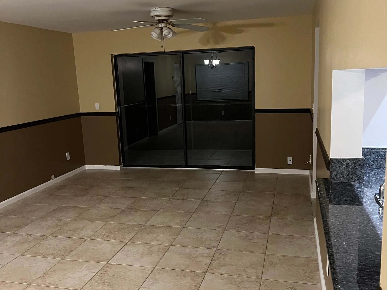 2 bed, 1000 sqft, $2,200 — Photo 2