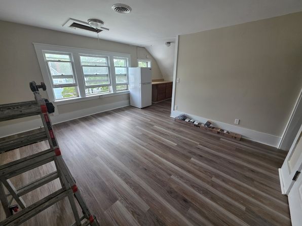 523 W 9th St FLOOR 3