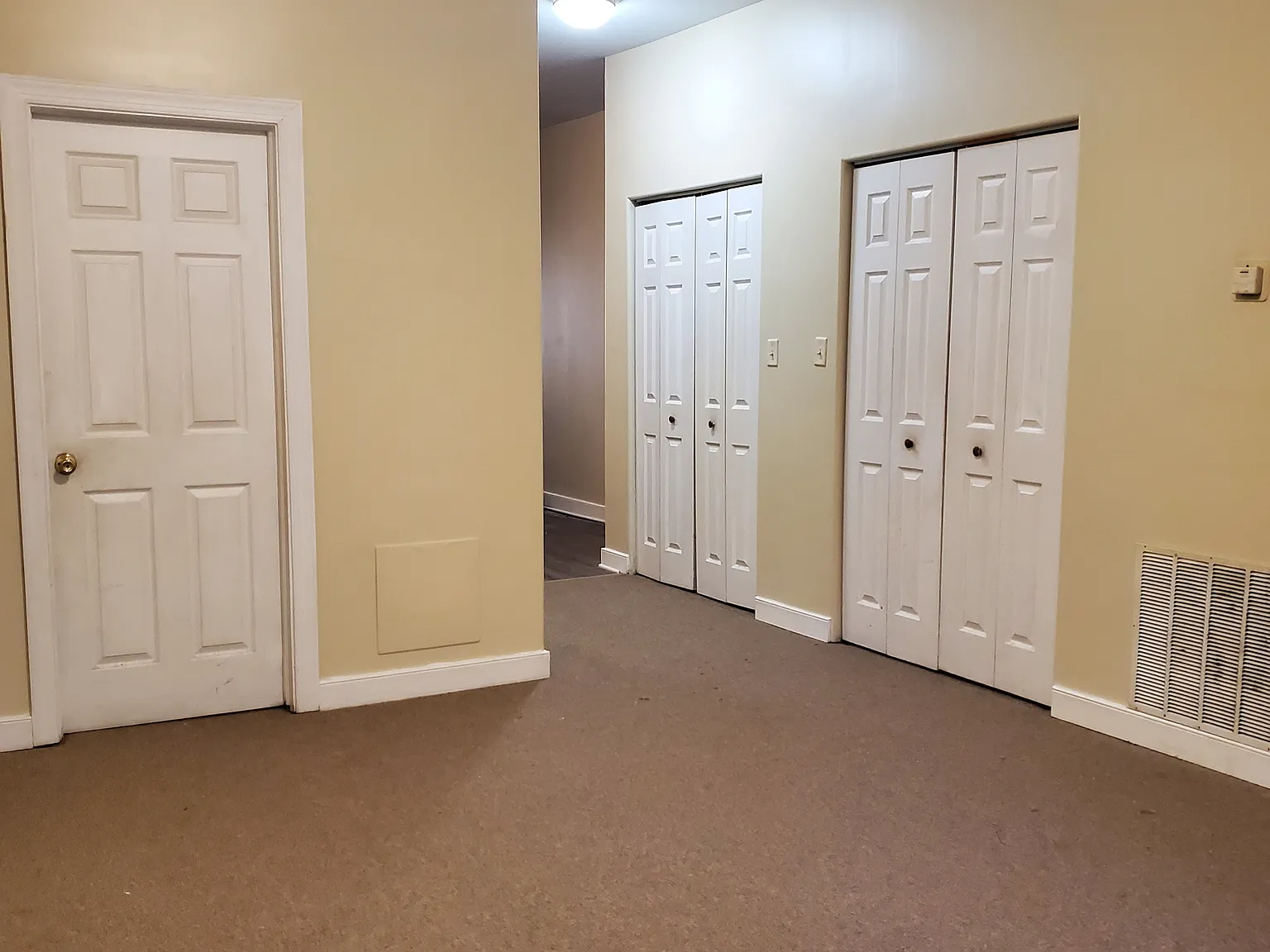 702 N Franklin St — Photo 4