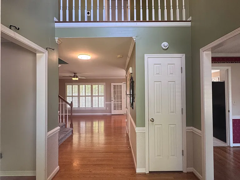 801 Driftwood Dr — Photo 2