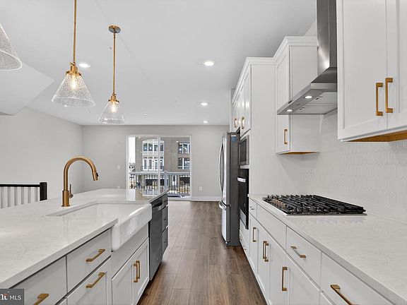 6th image of this home