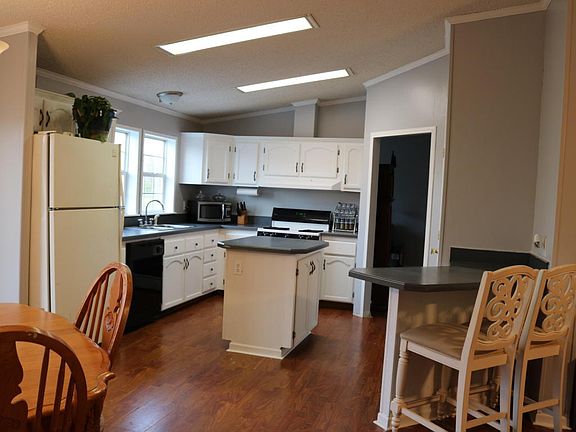 4th image of 10935 Osborn St