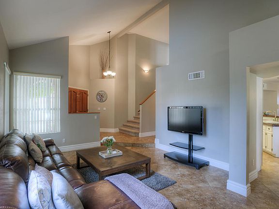 4th image of 3342 E Glenhaven Dr