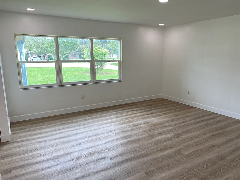 2816 Pine Ave — Photo 8