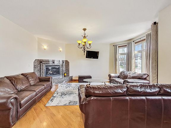 3rd image of 7502 W Ainslie St