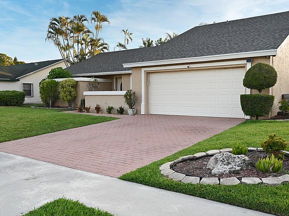 2nd image of 112 Miramar Avenue